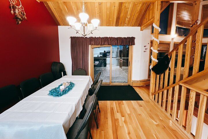 Yellowknife Aurora Chasing and Lodge Night at Madeline Lake (7/12)