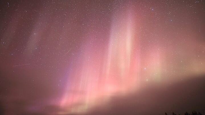 Yellowknife Aurora Chasing and Lodge Night at Madeline Lake (2/12)