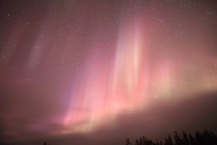 Yellowknife Aurora Chasing and Lodge Night at Madeline Lake (2/12)