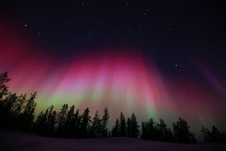 Yellowknife Aurora by Bus: Lake Hopping with Hotel Pickup (5/10)