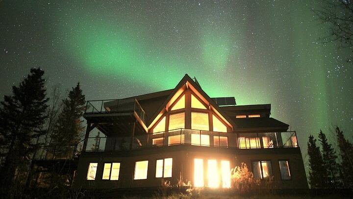 Yellowknife Winter Package: 5 Days, 4 Nights of Aurora and Day Trips (1/12)